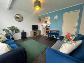 Macs Shack, California Sands, Scratby - Two bed chalet, sleeps 5, pet friendly, FREE pool passes plus linen and towels included